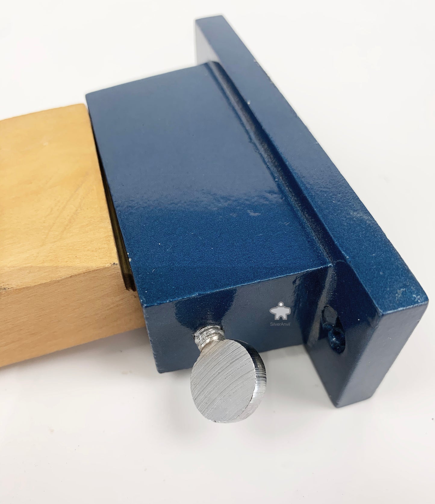 Bench Pin with Metal Holder